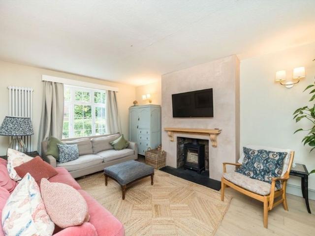 Saffron Way, KT6, London