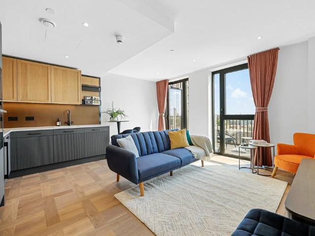 Saffron Wharf, London Dock 1 bed apartment to rent £3,200 pcm £738 pw