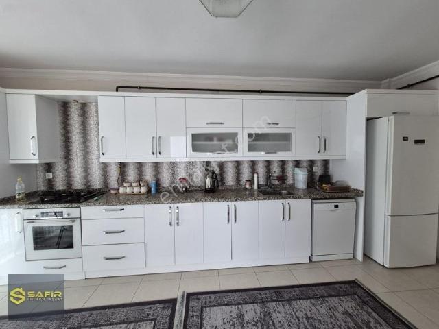 Safir'den Çarşı Merkezine Çok Yakın 3+1 Kiralık Daire.