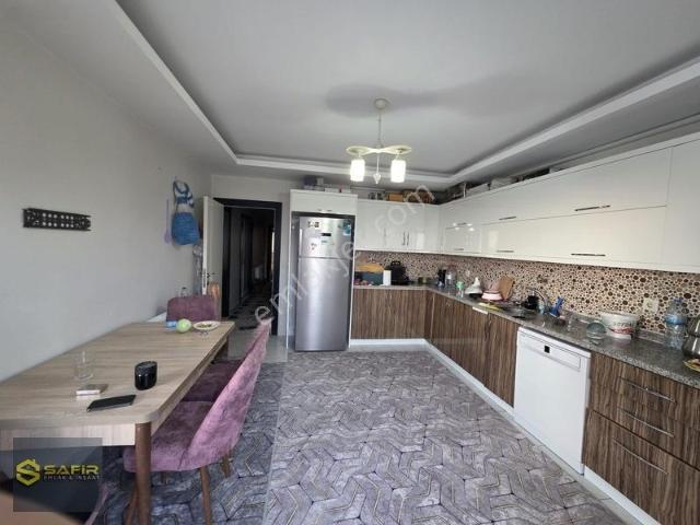Safir'den Numuneevler'de Satılık 3+1 Üç Cepheli, Ferah Daire.