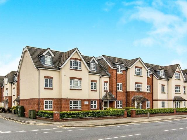 Sagars Road, Wilmslow, Cheshire SK9, 2 bed flat to rent, £1,300 pcm | PrimeLocation