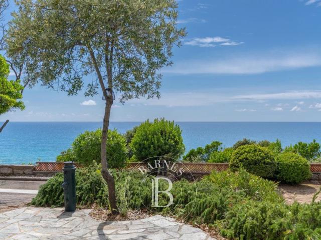 Sagone, villa vue mer panoramique, 3 chambres, studio et cha. 98m² Ajaccio