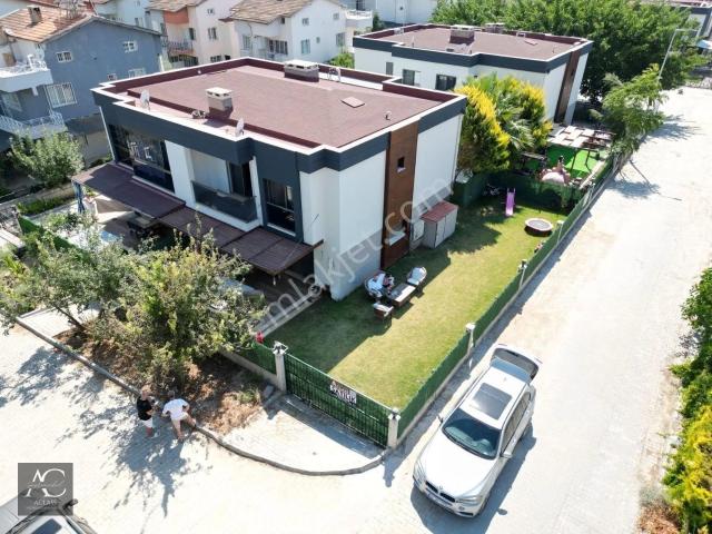 Sahıle 700 M Avm'ye Yakın havuzlu geniş Bahçeli özel Otoparklı full Eşyalı Satılık Lüx Villa