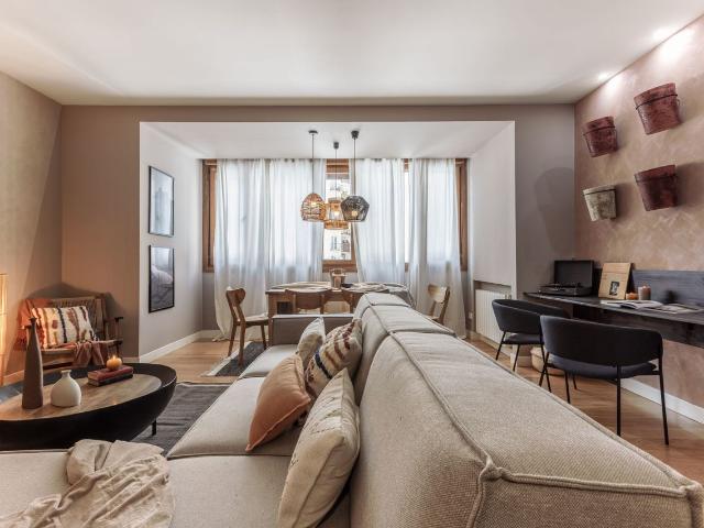 Saharan Inspired 2 Bedroom Apartment with Private Terrace and Modern Workspace in Azca, Madrid Amsterdam Apartments for Rent