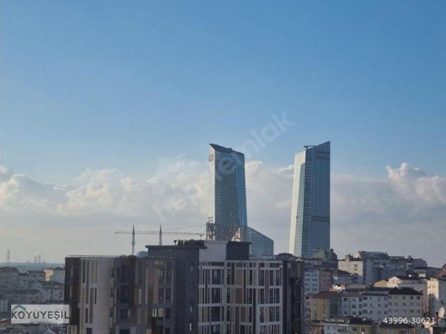 SAHİBİNDN KATMÜLKİYETLİ BOŞ LÜKS SİTEDE VADİSTANBUL 1KM ACİL