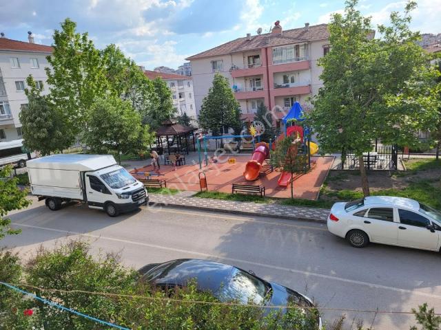 Sahibinden Mükemmel Konumda Yüksek Giriş Önü Açık