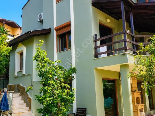 Sahibinden Muhteşem Manzaralı, Geniş Meyve Bahçeli, Şömineli Villa