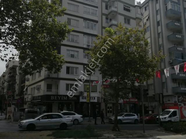 Sahibinden Mustafa Kemal Cad. Üzeri Bornova Kültür Ve Sanat Merkezi Karşısı Peterson Köşkü Karşısı 3+1