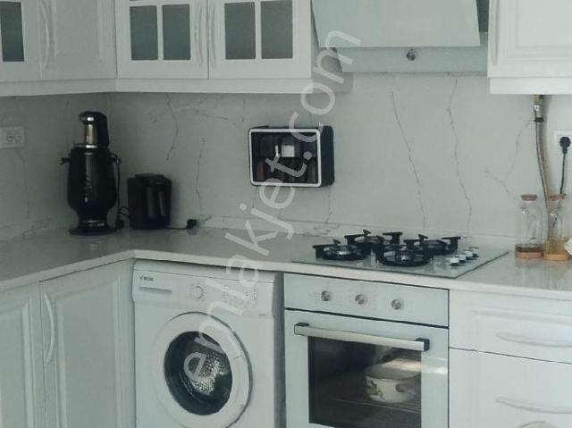 Sahibinden Masrafsız,terası Ve Kileri Olan, Mutfak Dolabı Ve Kapılar, Wc, Banyo Yeni, Badanası Yeni Sat.daire