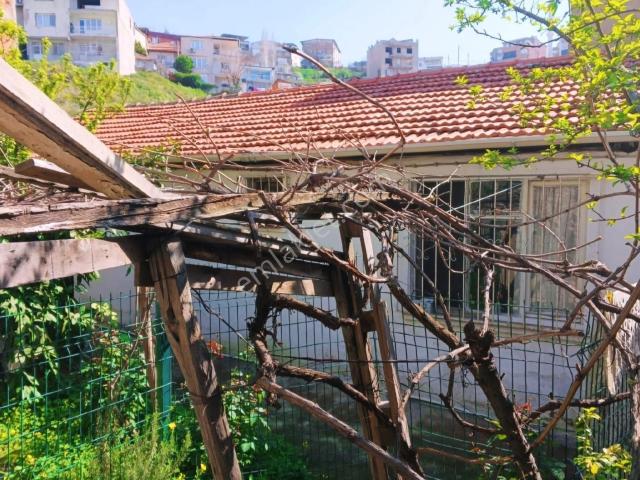 Sahibinden Memurdan İzmir Karabağlarda Bahçeli Müstakil Fırsat! 3 Kat İmar
