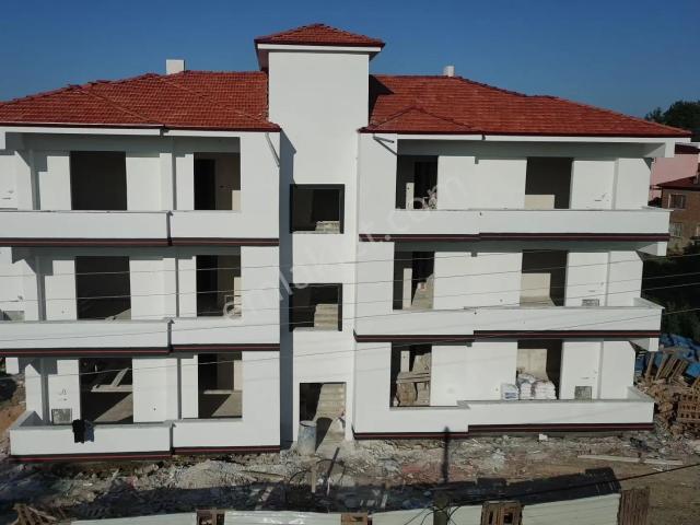 Sahibinden Merkezi Köşe Konumda, Geniş Balkonlu Ve Ebeveyn Banyolu Satılık Sıfır 2+1 Dairel