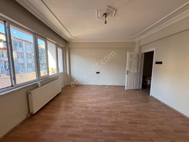 Sahibinden Takasa Açık Merkezi Konumda Cadde Üzeri Net 130 Metre2 3+1 130m2 Ara Kat