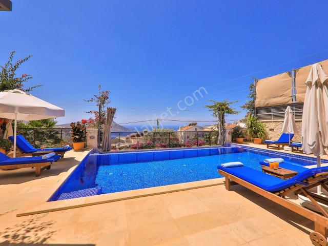 Sahibinden Merkezi Konumda Satılık 3+1 Villa + Ofis
