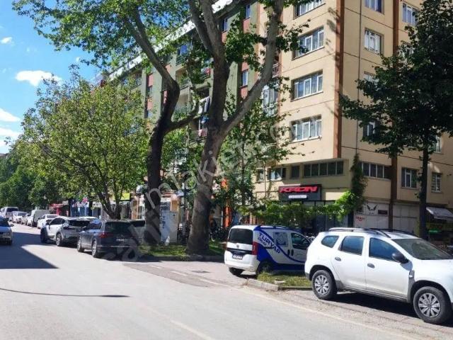 Sahibinden Mithatpaşa Cad. Cadde Üzerinde 2+1