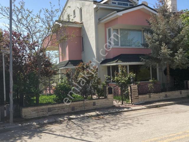 Sahibinden Mogan Gölü Manzaralı, Site İçinde, Sahibinden Eşyalı/eşyasız Satılık Villa