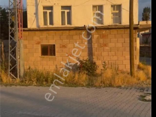 Sahibinden Nevşehir Merkez İlçesi Çardak Köyünde Taş Ev Ve Arsası