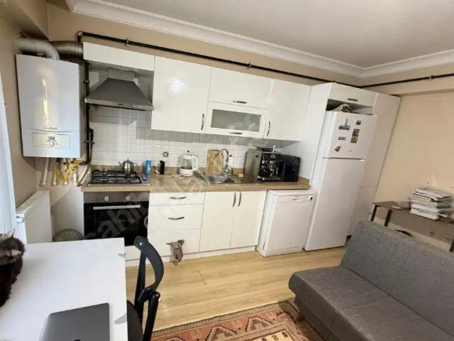 Sahibinden Öğretmen Bayandan Selimiye'de Kadıköy Ve Üsküdar'a Yürüme Mesafesindekiralık 1+1 Açık Mutfaklı Daire