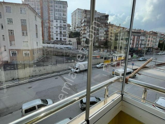 Sahibinden Öğretmenden Ana Cadde Üzerinde Isı Mantolamalı Ve Kombili