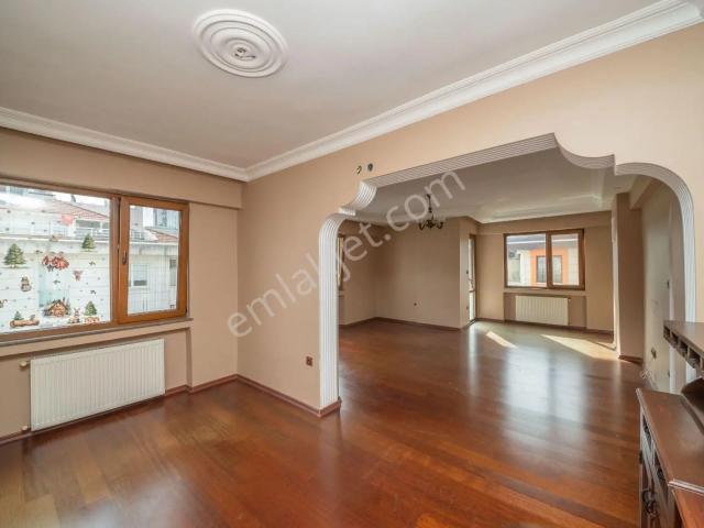 Sahibinden Ataşehirde Merkezi Konumda,dubleks,şömineli,barbekü Teraslı,3 Banyo,jakuzili Kiralık Daire