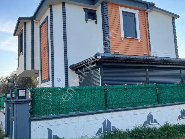 Sahibinden Ayvalık Altınova'da Geniş Verandalı, Sıfır Ayarında Eşyalı 3+1 Lüks Villa
