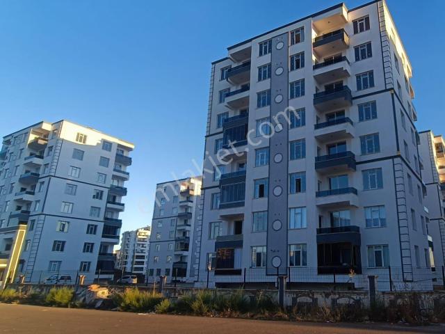 Sahibinden Acil/3+1 Sıfır 4.kat/2 Daire Üzeri Ve 3 Cepheli/2 Asansörlü