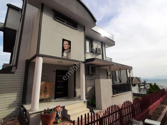 Sahibinden Çandarlı'da 4+1 Triplex Eşyalı
