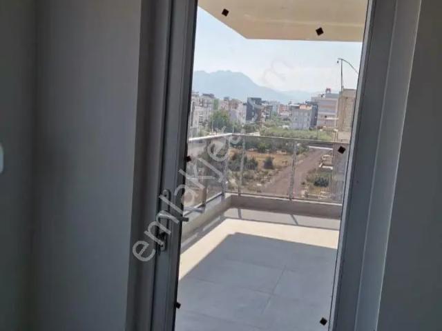 Sahibinden Antalya Döşemealtı Yeniköy Mahallesi'nde 2+1 Satılık Daire 2 Katta Bulunmaktadır 1 Yaşındadır