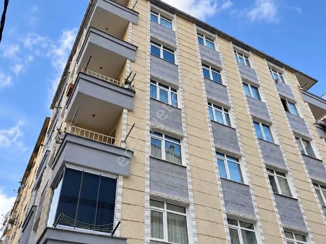 Sahibinden Bahçelievler Zafer'de Güney Cephe Ferah Ara Kat Balkonlu 2+1