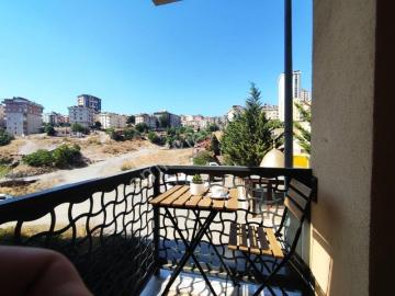 Sahibinden Balkonlu, Kapalı Mutfak, Otopark, 2+1 Daire
