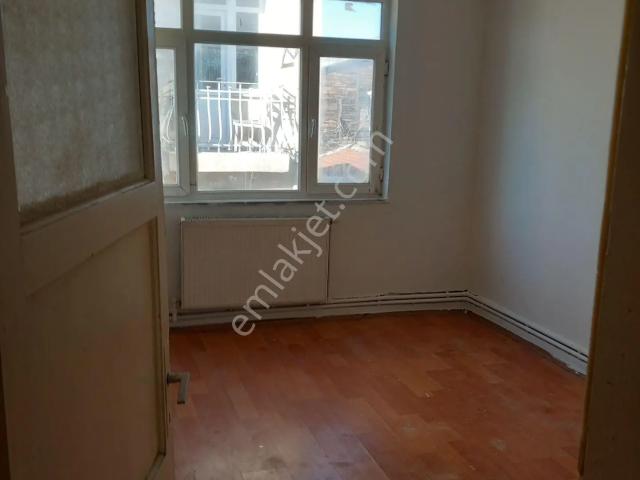 Sahibinden Beyoğlu Aynalı Çeşme De Öğrenciye Uygun 1+1 Daire