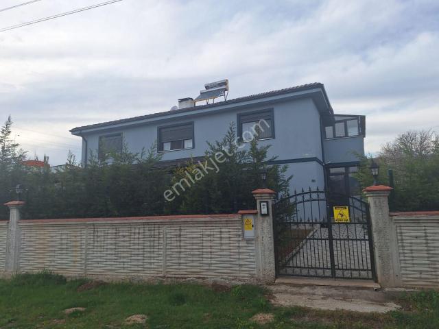 Sahibinden Bolu Merkezde 3750 M² Arsa Üzerinde 11 Odalı, Dublex, 435 M² Kullanımlı Villa Ve Çiftlik Arazisi.