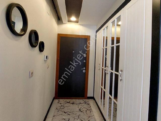 Sahibinden Cadde Üzeri İskanlı 4+1 Teraslı Daire