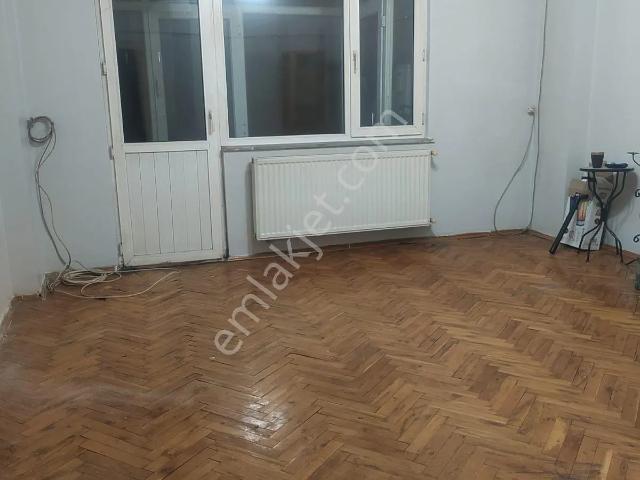 Sahibinden Dericler Sokak Asansörlü Daire.metro Ve Duraklara Yakın