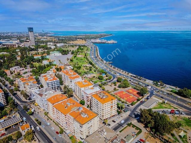 Sahibinden Eşyalı Teraslı Çok Merkezi Göztepe Kiralık. Depozito Yok. Öğrenciye