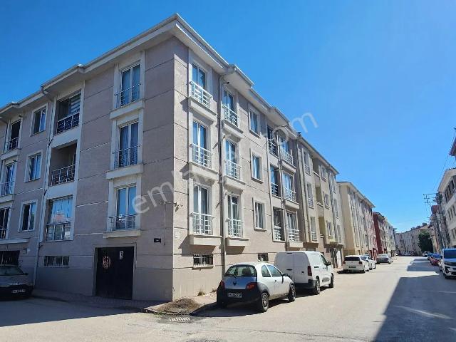 Sahibinden Ertuğrulgazi'de Ara Kat, Köşe Konumlu, Ferah Ve Geniş 2+1 Daire