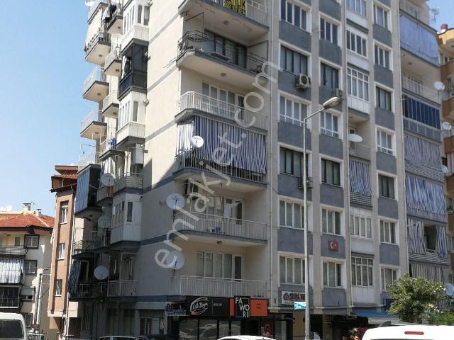Sahibinden Fesleğen'de Merkezi Konumda, Masrafsız, Ferah 3+1 istenirse 4+1 Satılık Daire