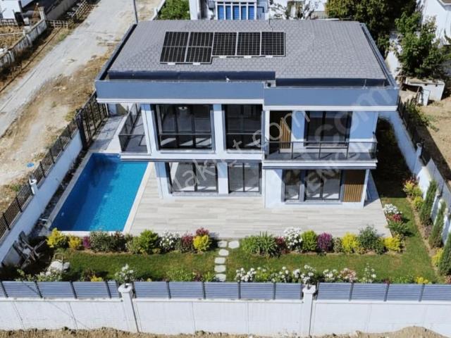 Sahibinden Gümüşyakada Deniz Manzaralı Havuzlu Kaçırılmayacak Villa