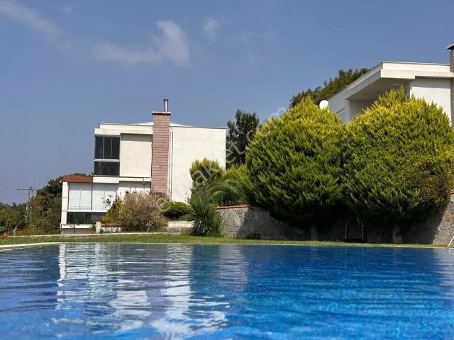 Sahibinden Güzelyalıda Eşyalı Deniz Manzaralı Müstakil Villa