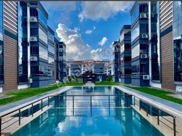Sahibinden Havuzlu Sitede Geniş Daire
