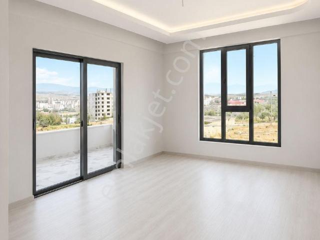 Sahibinden İlhanlı'da Akpınar İlkokul Karşısında 3+1 Geniş Sıfır Daire