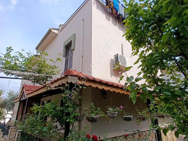 Sahibinden Kuşadası Kadınlar Denizi’nde Havuzlu Sitede Bahçeli Triplex – Kaçırılmayacak Fırsat!
