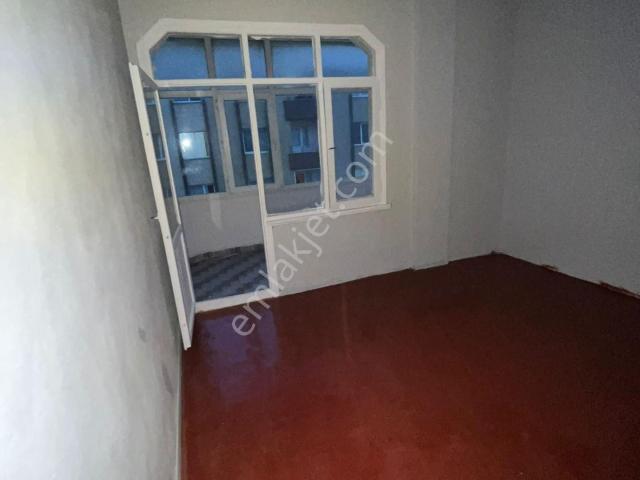 Sahibinden Küçükçekmece Yeni Mahalle 3+1 130m²net Metroya Yakın Geniş Daire