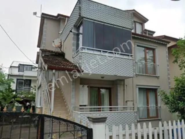 Sahibinden Kız Öğrenciye Çalışan Kıza Kiralık