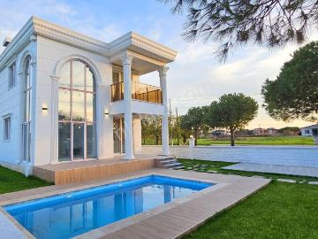 Sahibinden Lüks Neo Klasik Villa havuzlu Ve Denize 650m. Çanakkale Biga