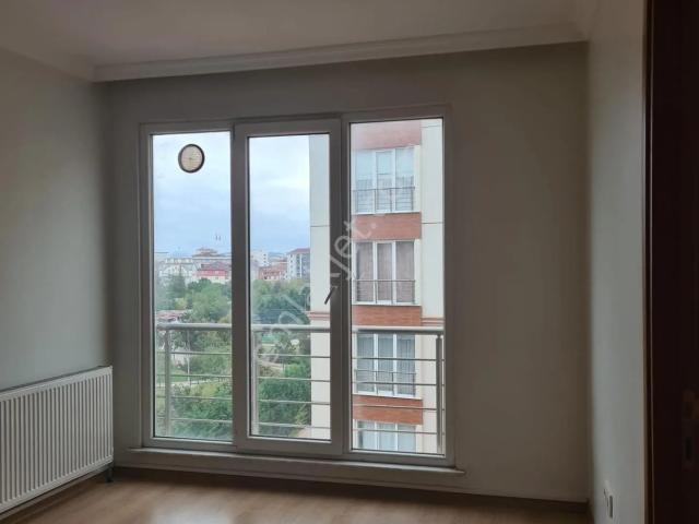 Sahibinden Pendik’te Sitede 1+1 Kiralık
