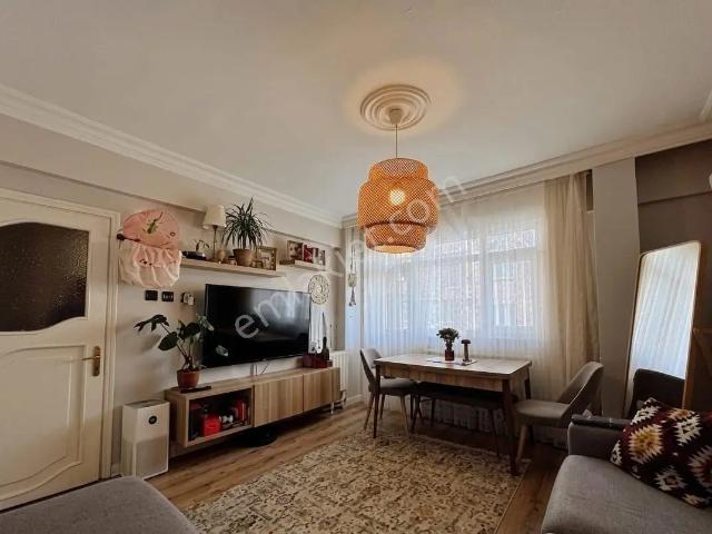 Sahibinden Sahibinden 2+1 | Metrobüse 15 Dk Yürüme | 5 Dk Araçla |