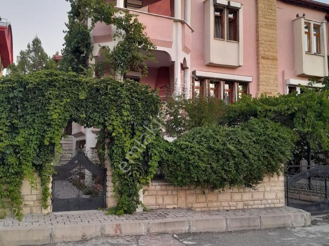 Sahibinden Sahibinden Merkezi Konumda Tripleks Villa
