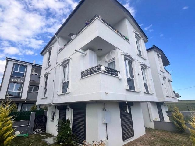 Sahibinden Sahibinden Satılık Tam Müstakil 3 Katlı Triplex 5+1 Villa