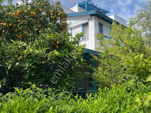 Sahibinden Sahibinden Urla Özbek Akkum'da Denize Çok Yakın Acil Satılık Villa
