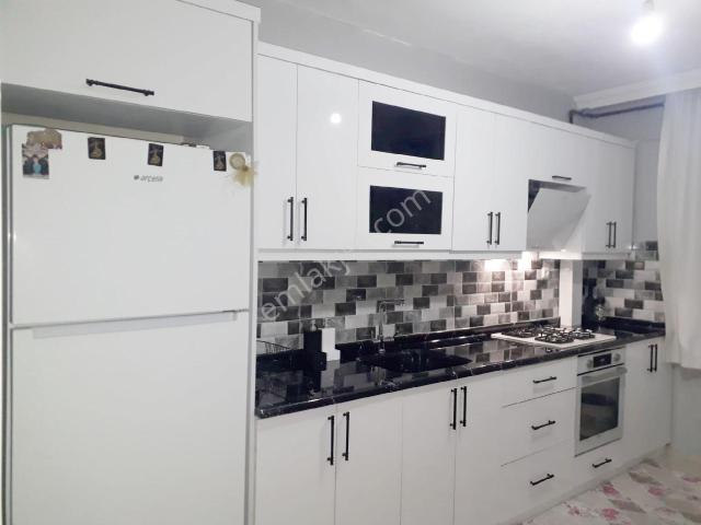 Sahibinden Sahibinden Uygun Fiyatlı Merkez Konum Ara Kat 3+1 Perşembe Pazarı Yanı